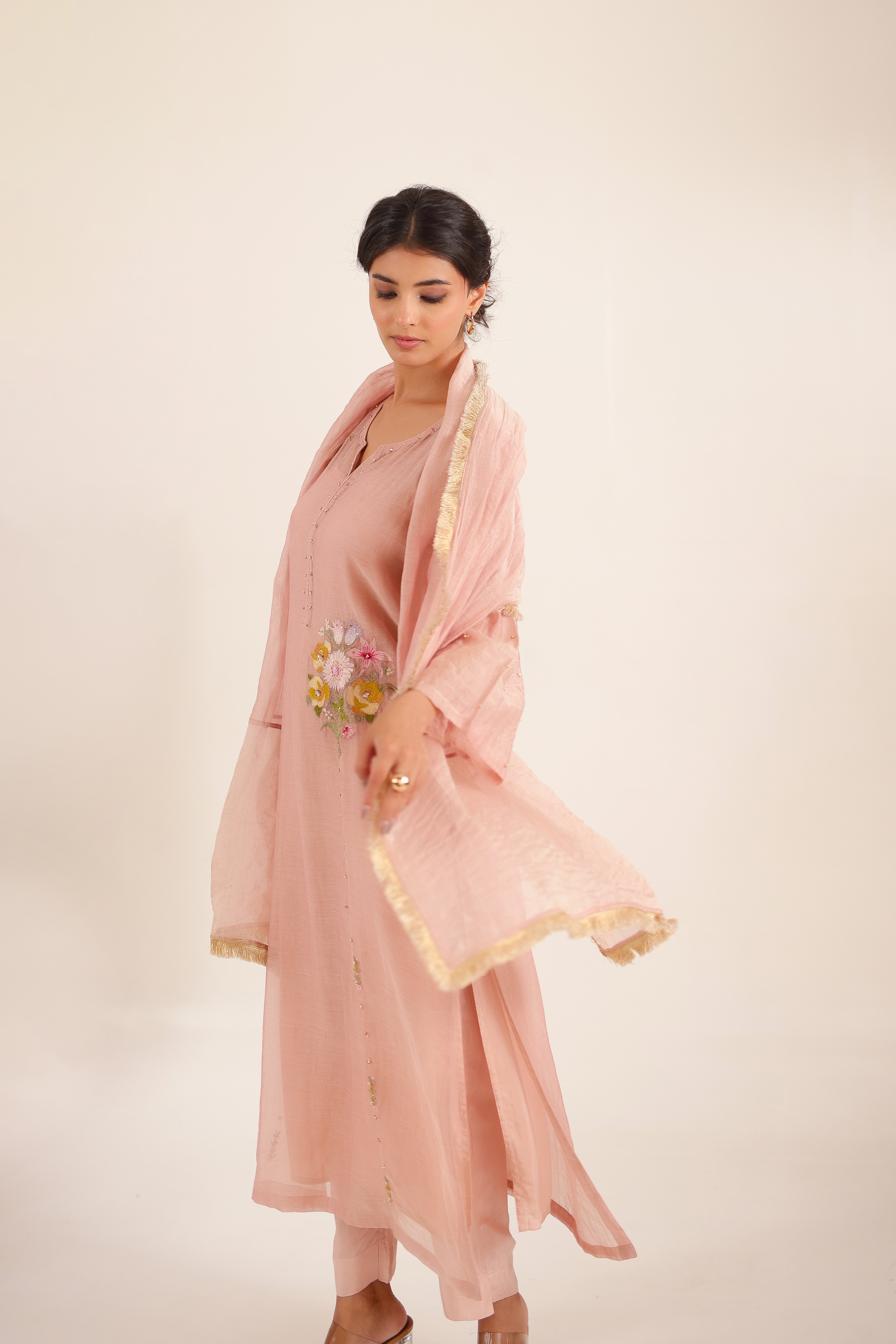 Twin bouquet peach suit set
