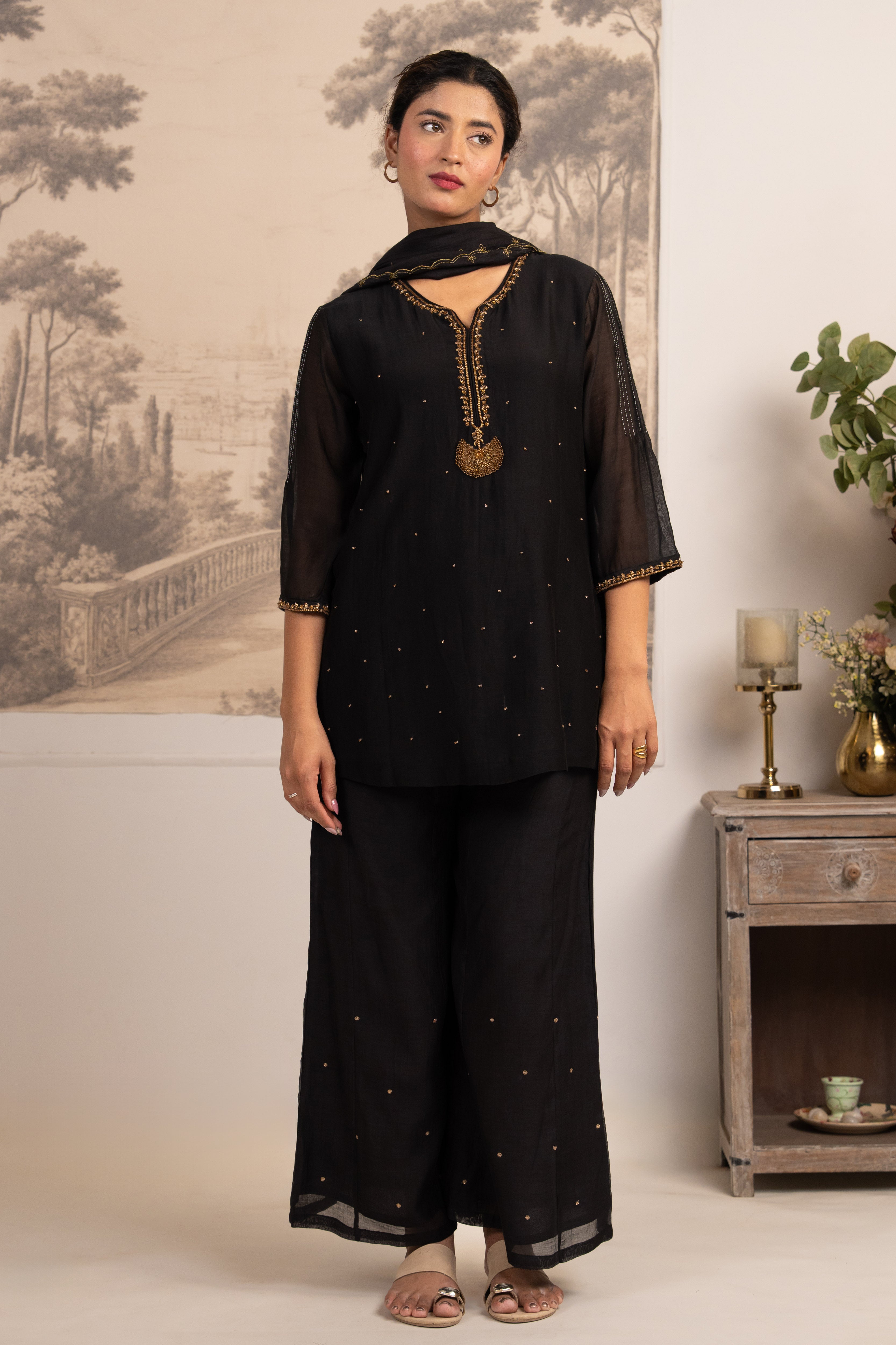 BLACK HERITAGE JHUMKA TOP SET WITH DUPATTA