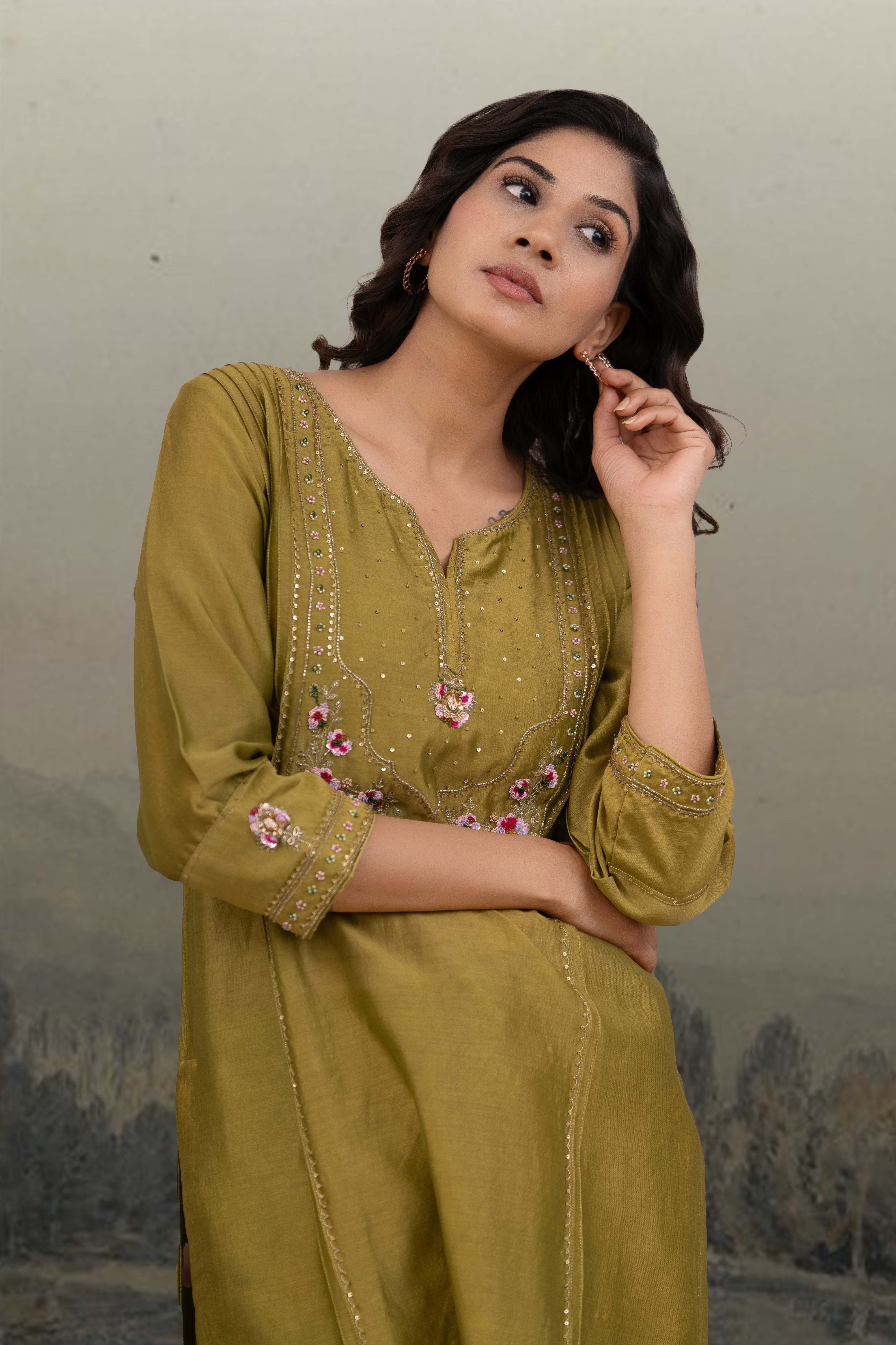 MEHENDI GREEN MEHRAB SUIT SET
