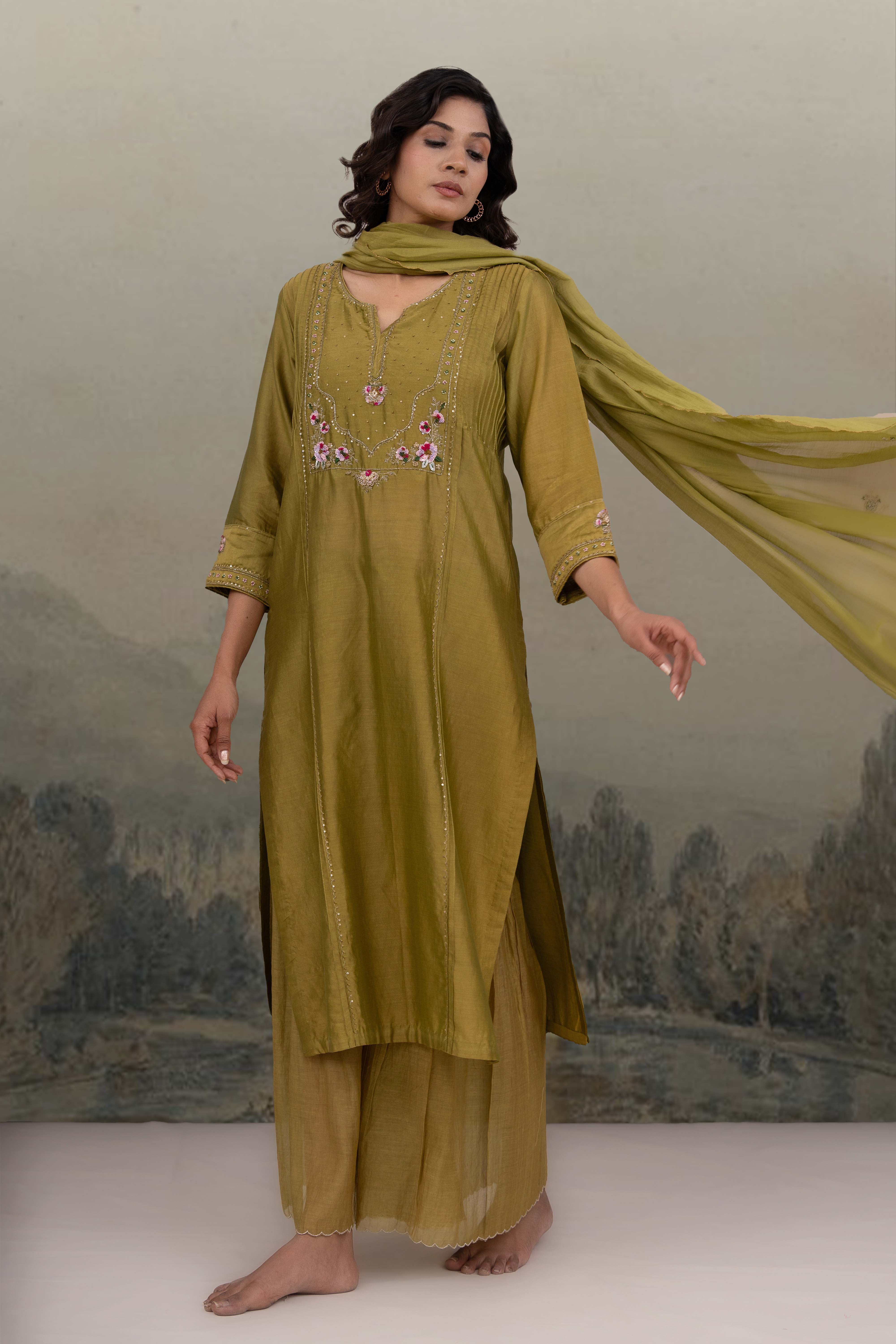 MEHENDI GREEN MEHRAB SUIT SET