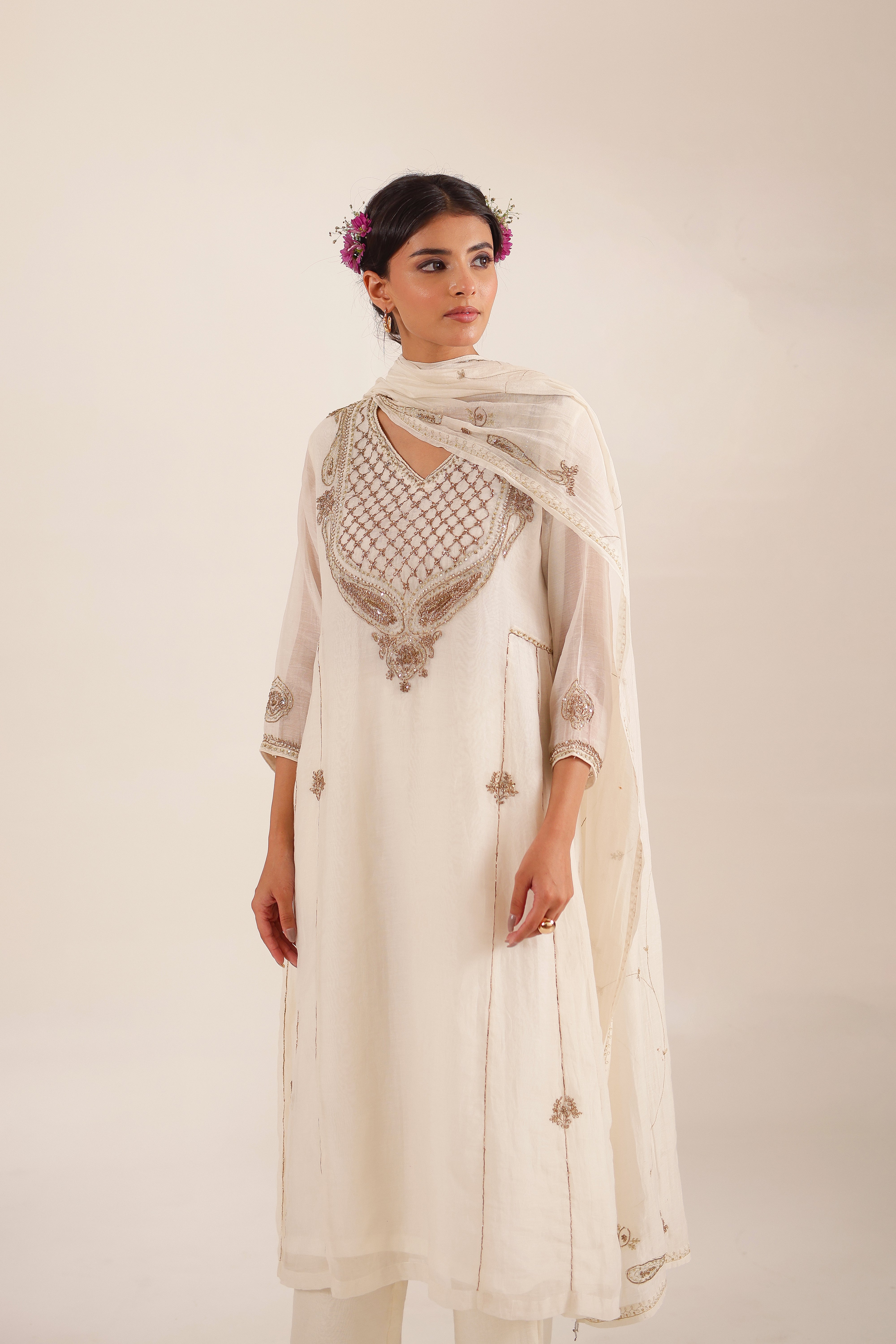 WHITE AMBIYA SUIT SET
