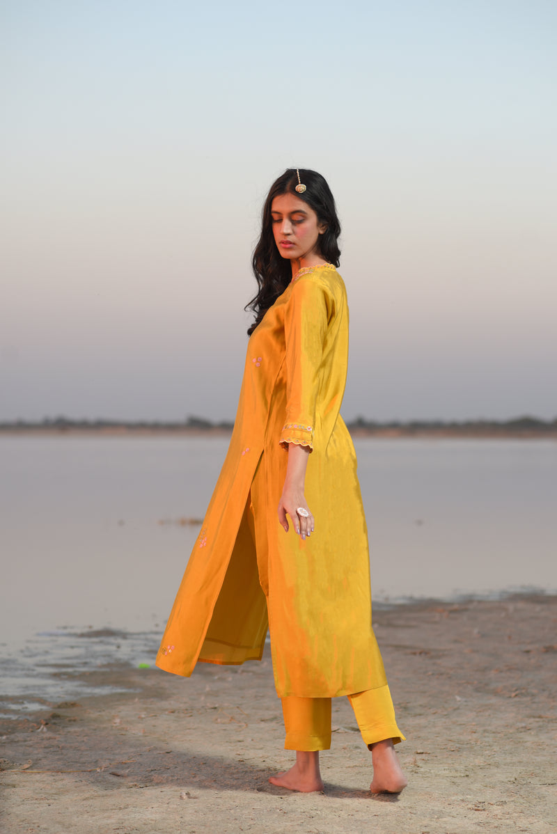 Mustard v neck bail kurta set