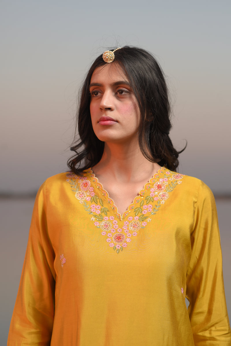 Mustard v neck bail kurta set