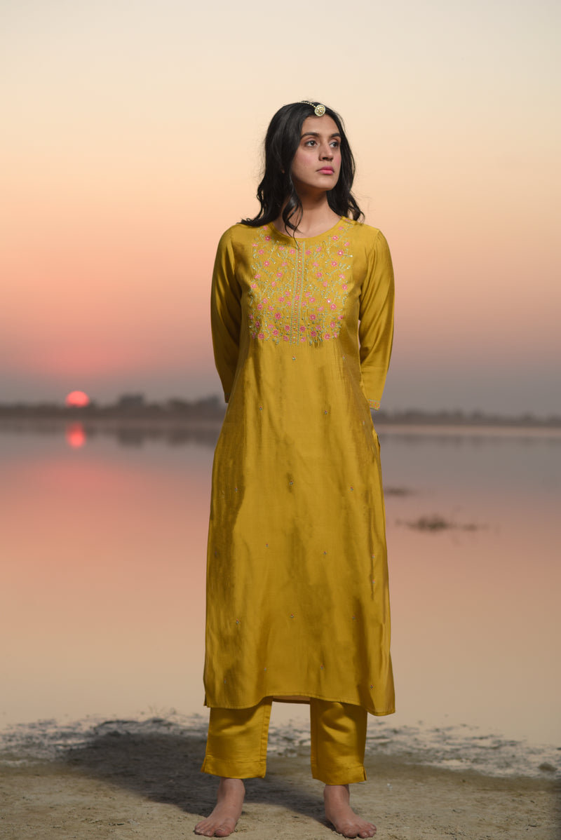 Mustard Rain lily kurta set