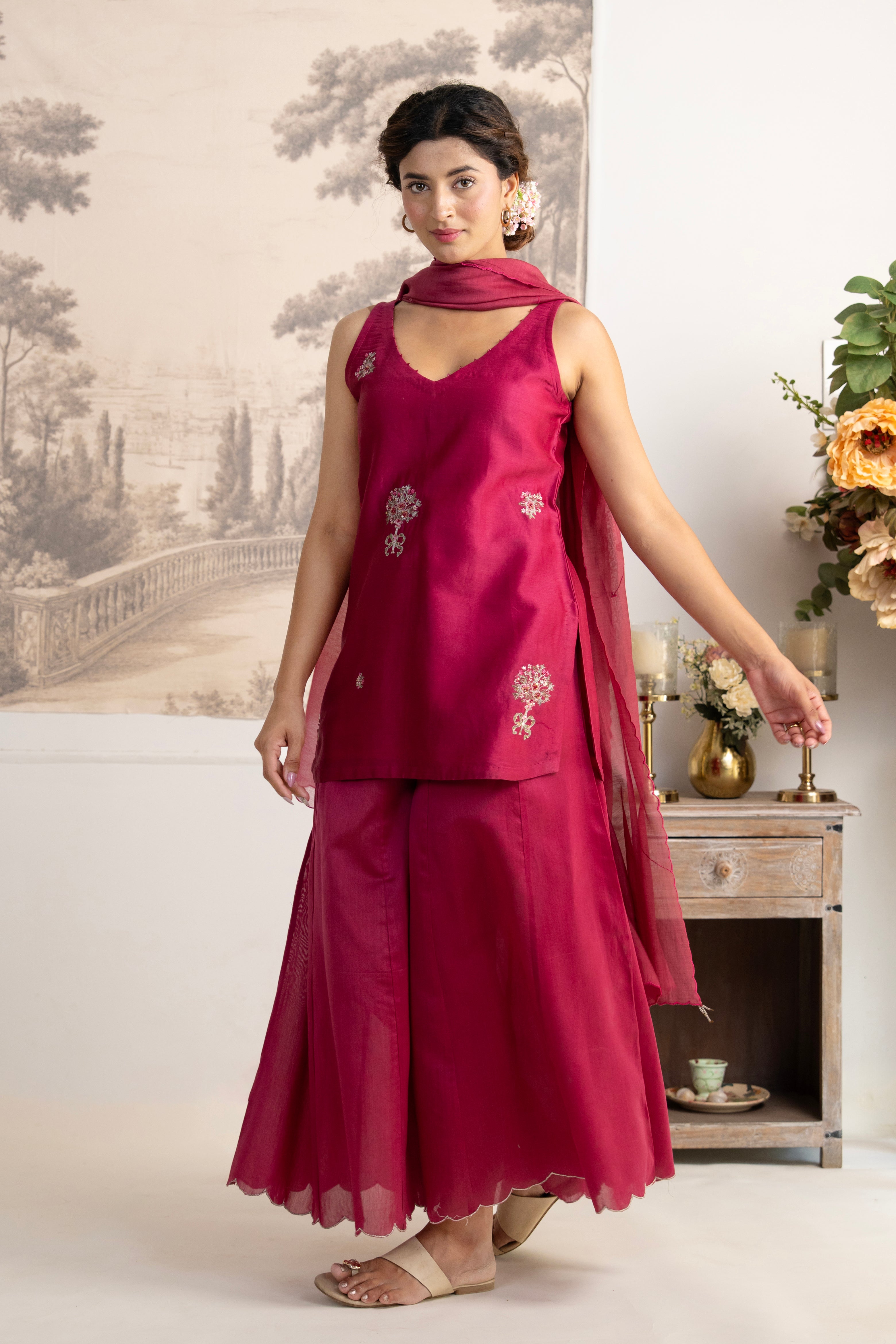 RANI PINK SLEEVELESS MINI BOUQUET TOP SET WITH DUPATTA