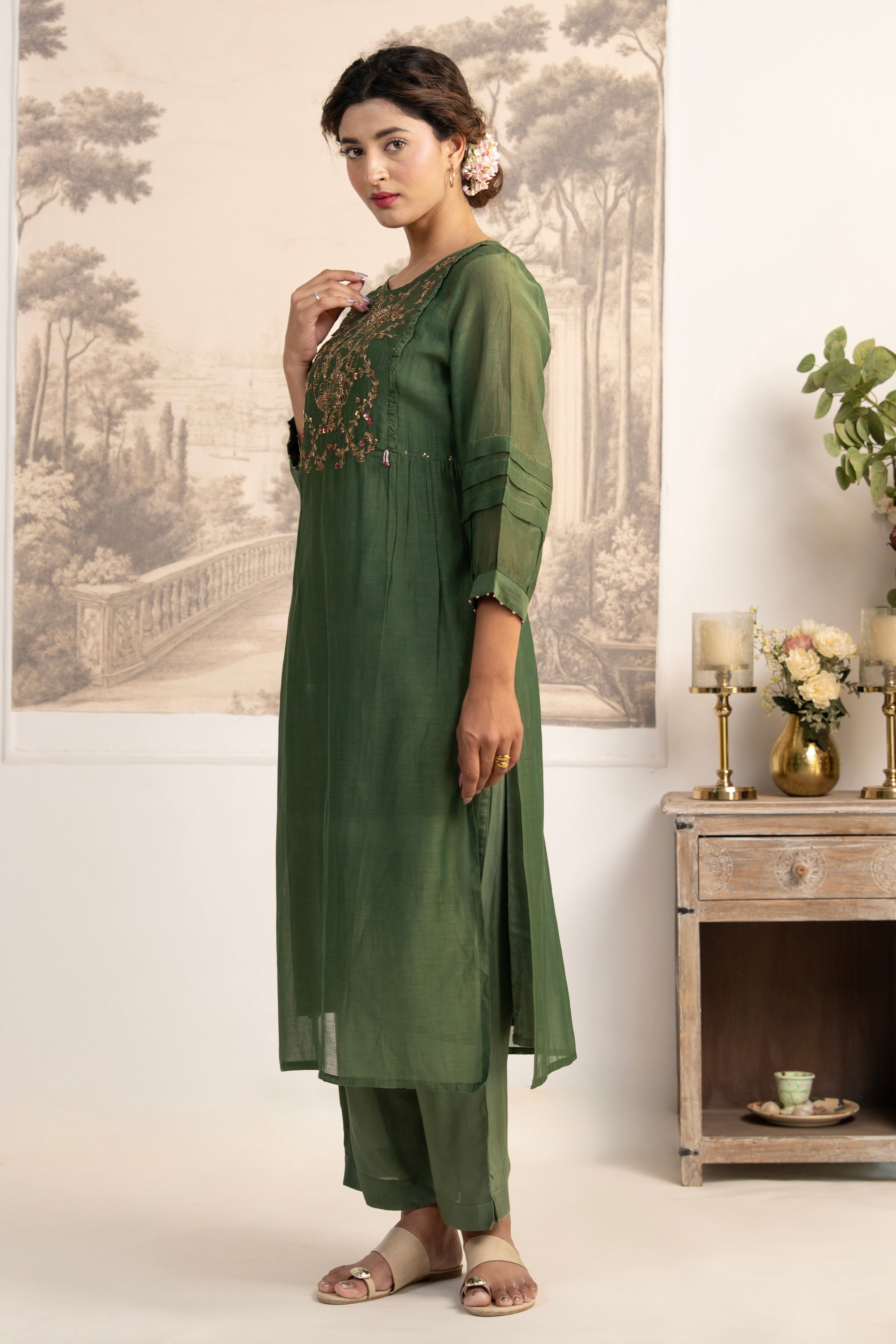 BOTTLE GREEN DABKA YOKE SUIT SET