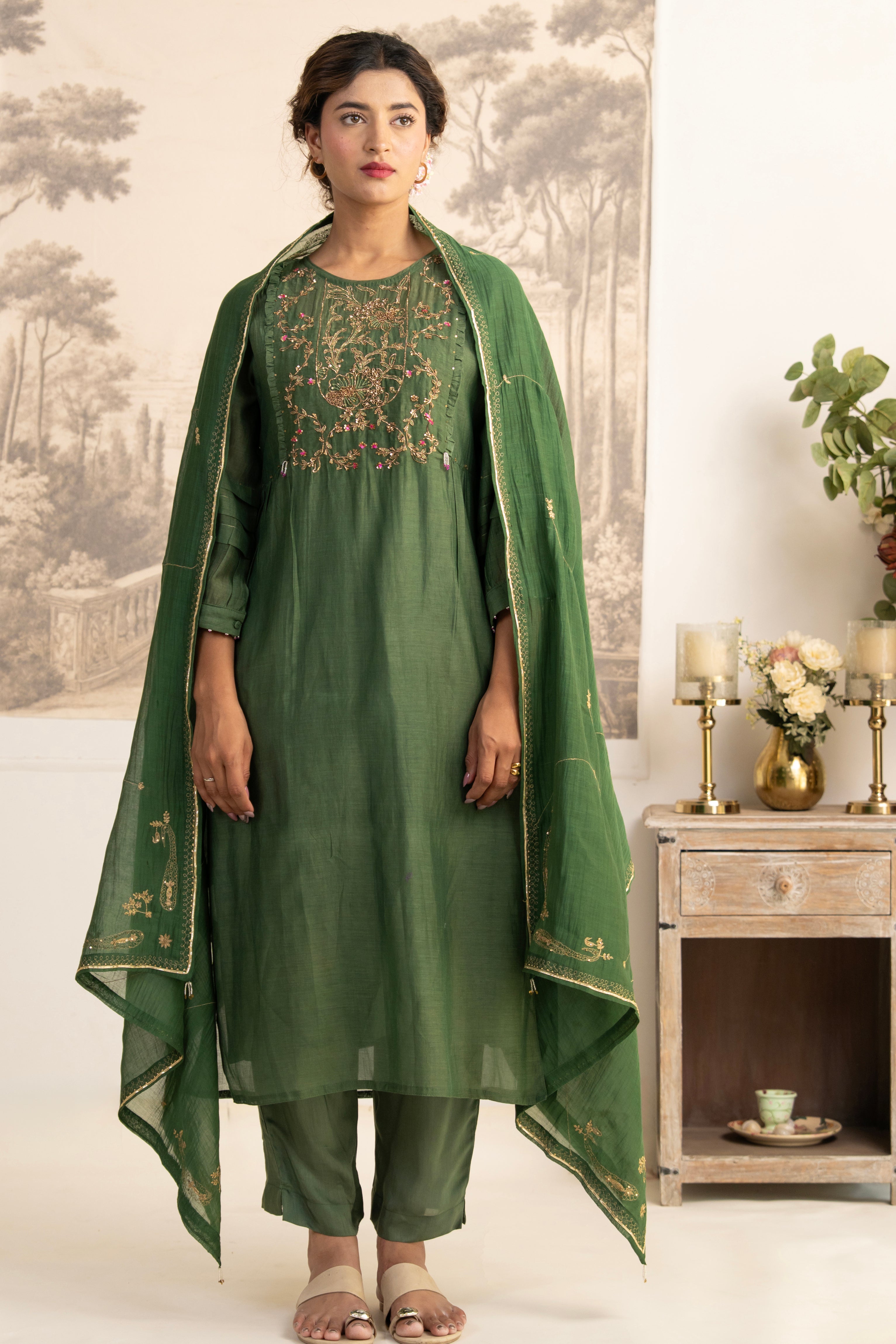 BOTTLE GREEN DABKA YOKE SUIT SET