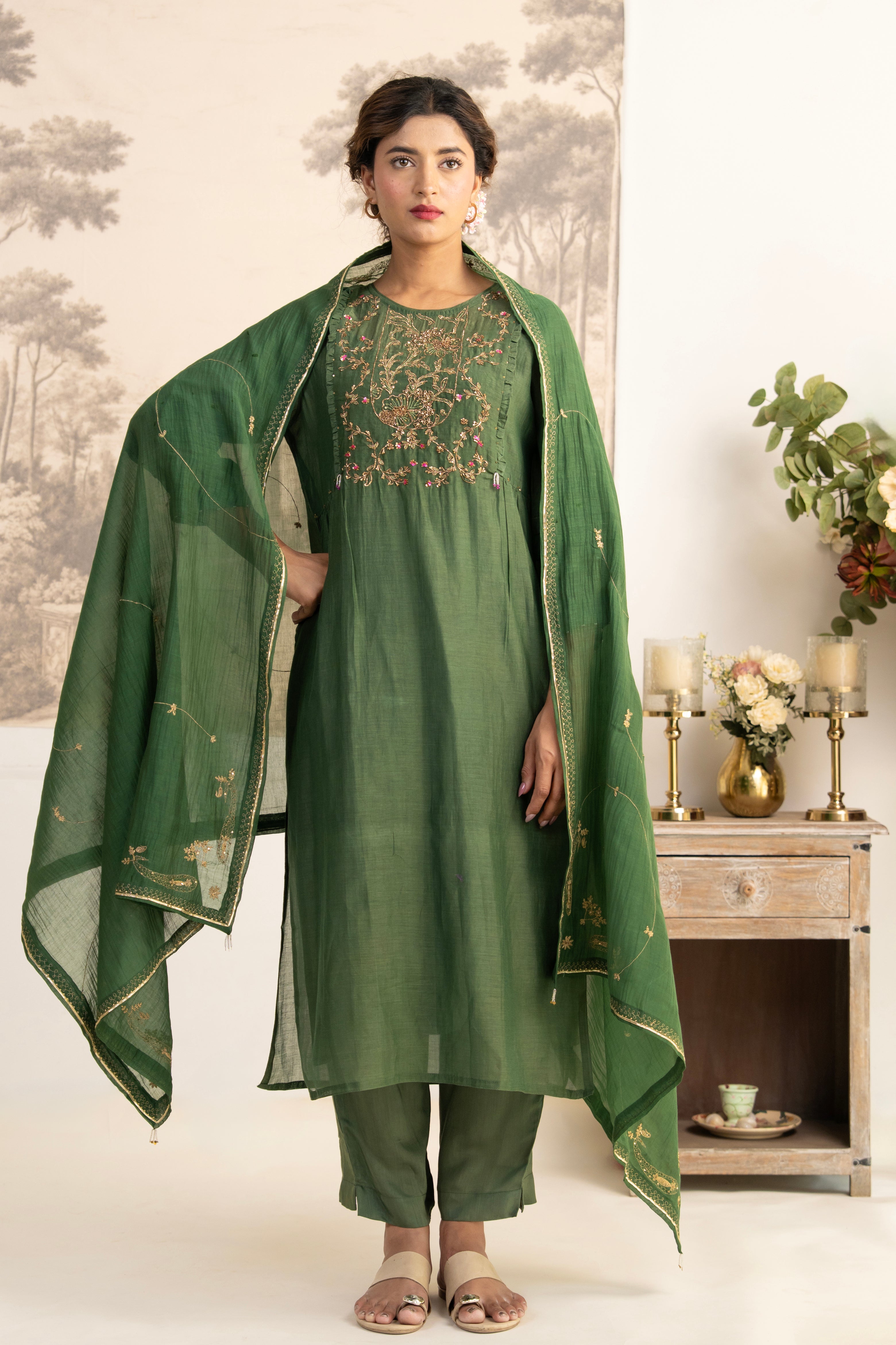 BOTTLE GREEN DABKA YOKE SUIT SET