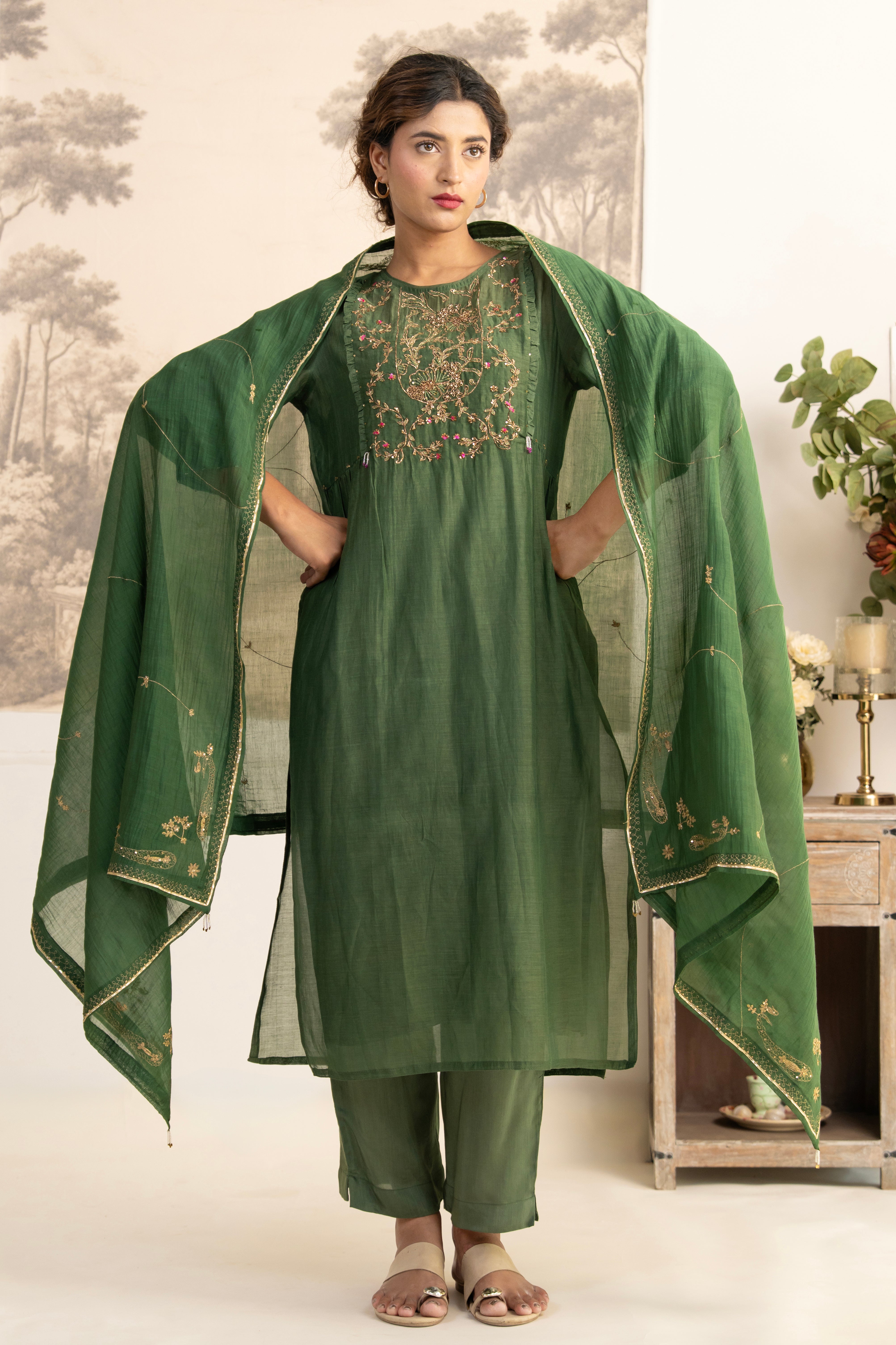 BOTTLE GREEN DABKA YOKE SUIT SET