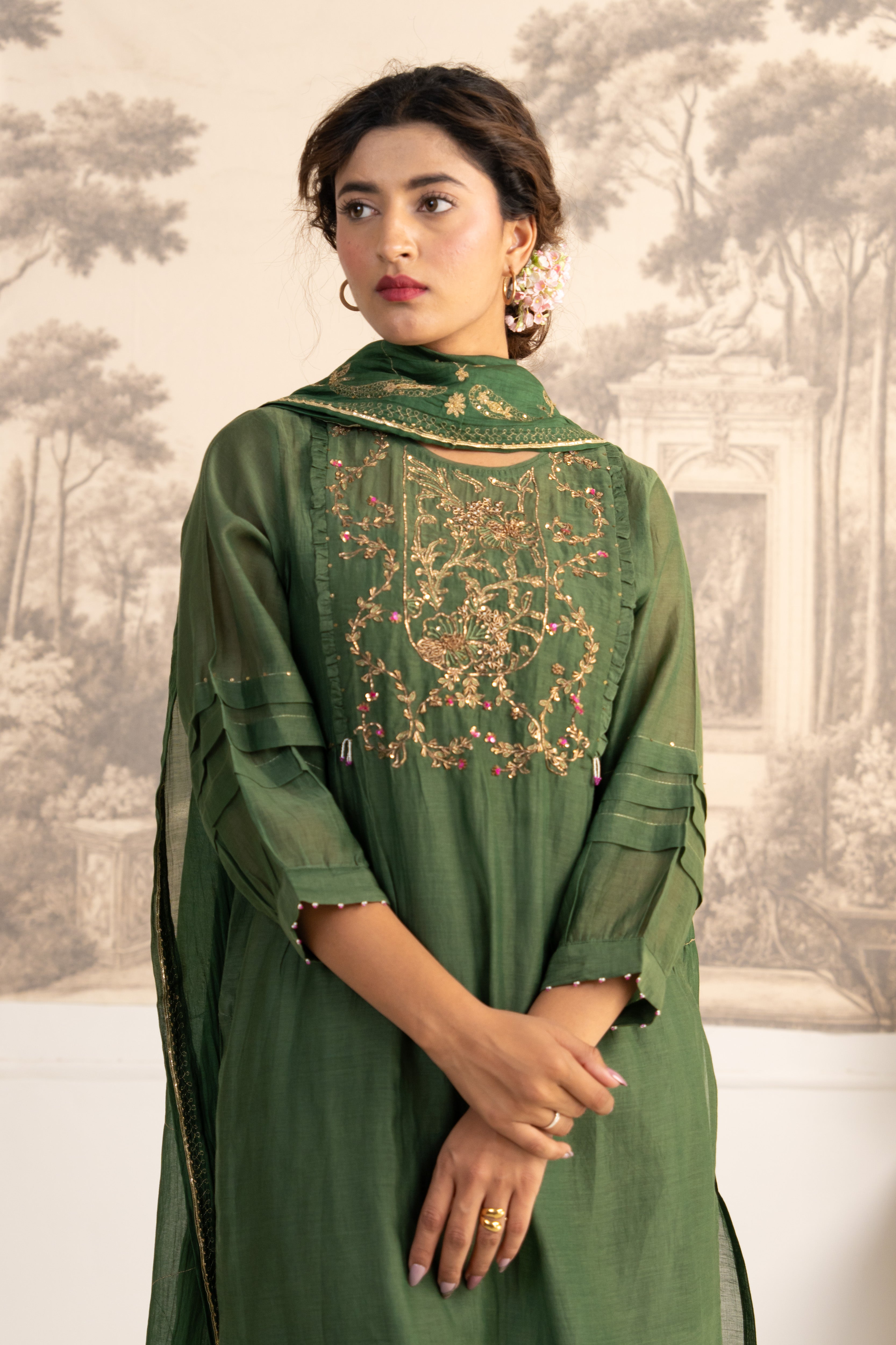 BOTTLE GREEN DABKA YOKE SUIT SET