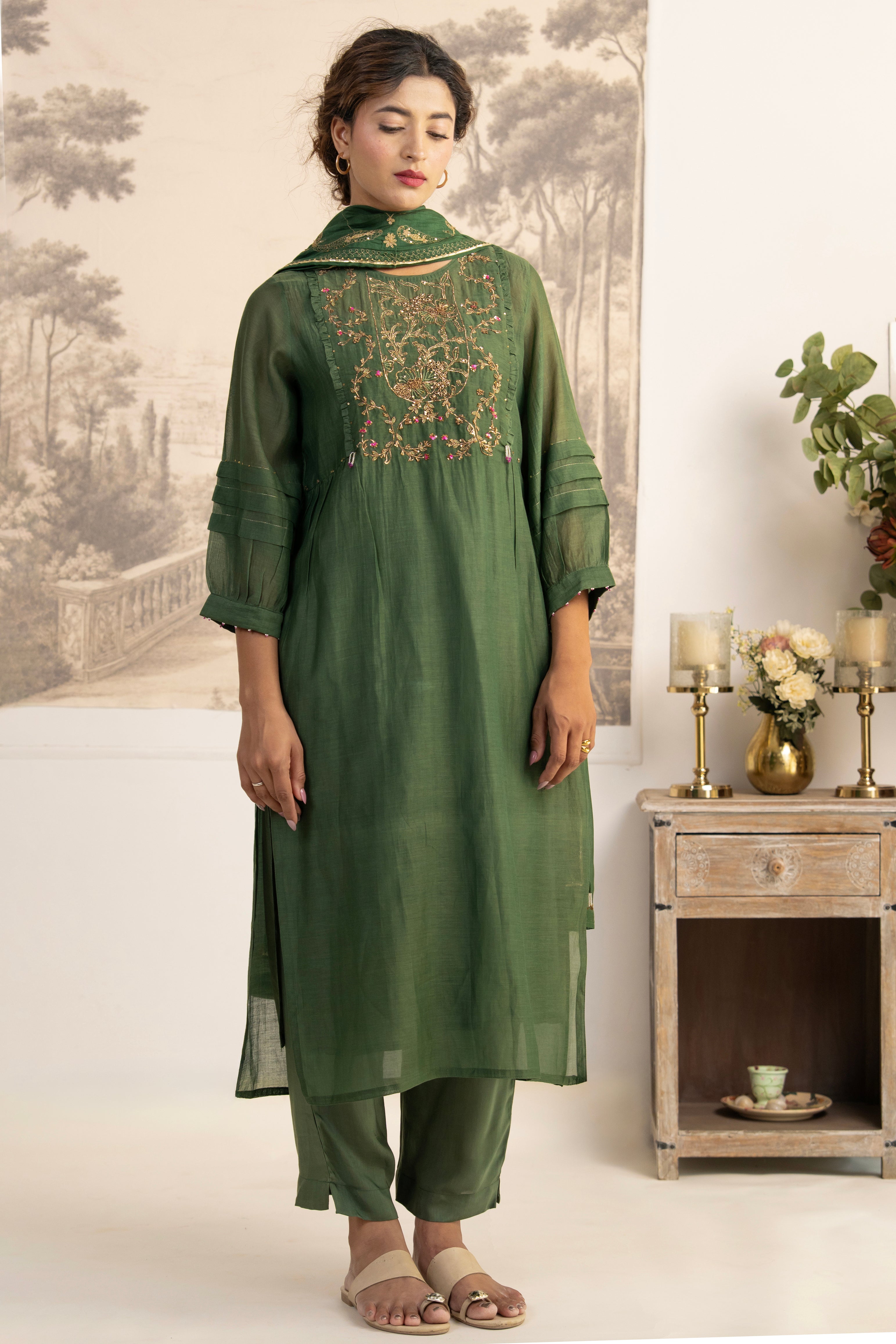 BOTTLE GREEN DABKA YOKE SUIT SET