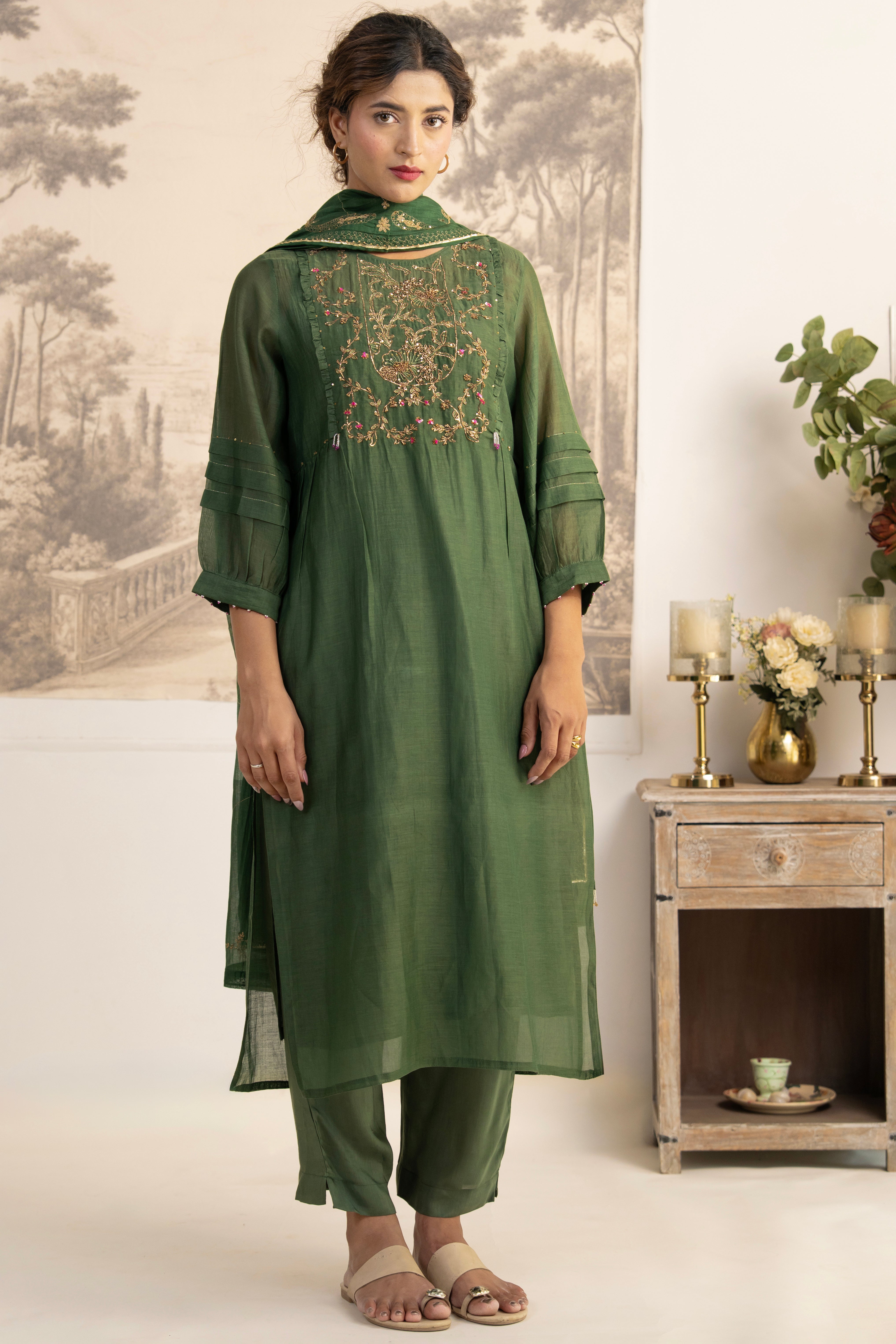 BOTTLE GREEN DABKA YOKE SUIT SET