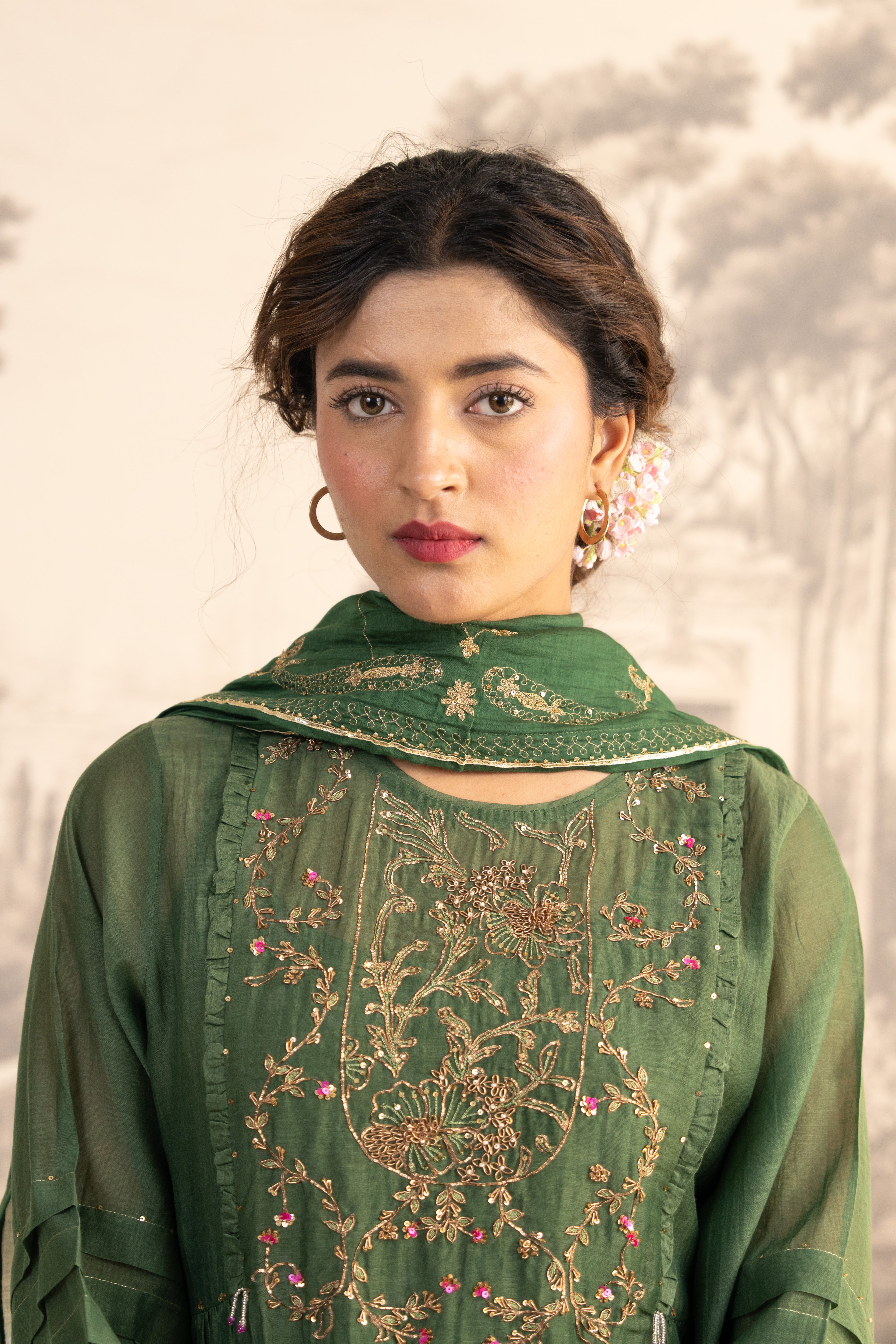 BOTTLE GREEN DABKA YOKE SUIT SET