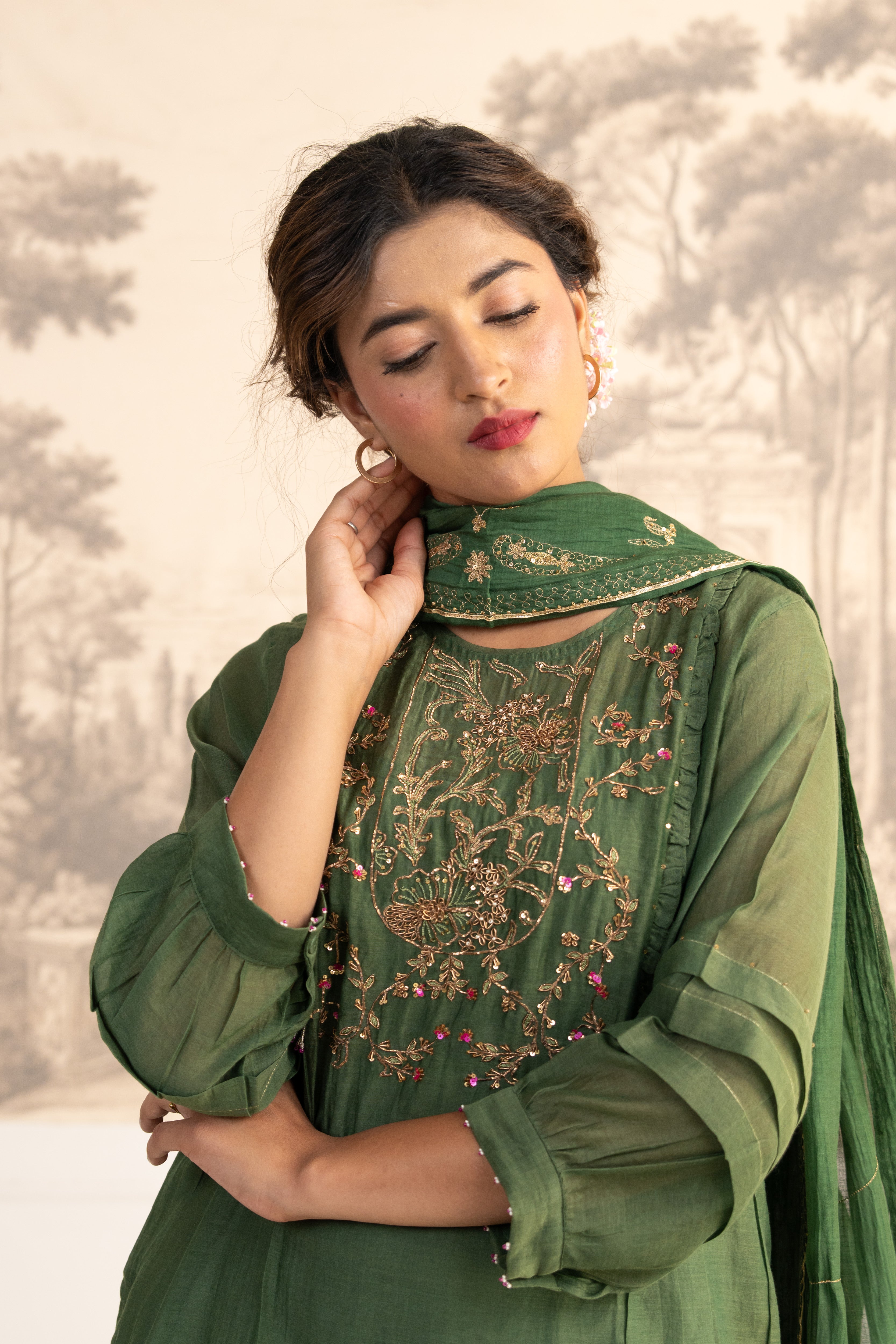BOTTLE GREEN DABKA YOKE SUIT SET