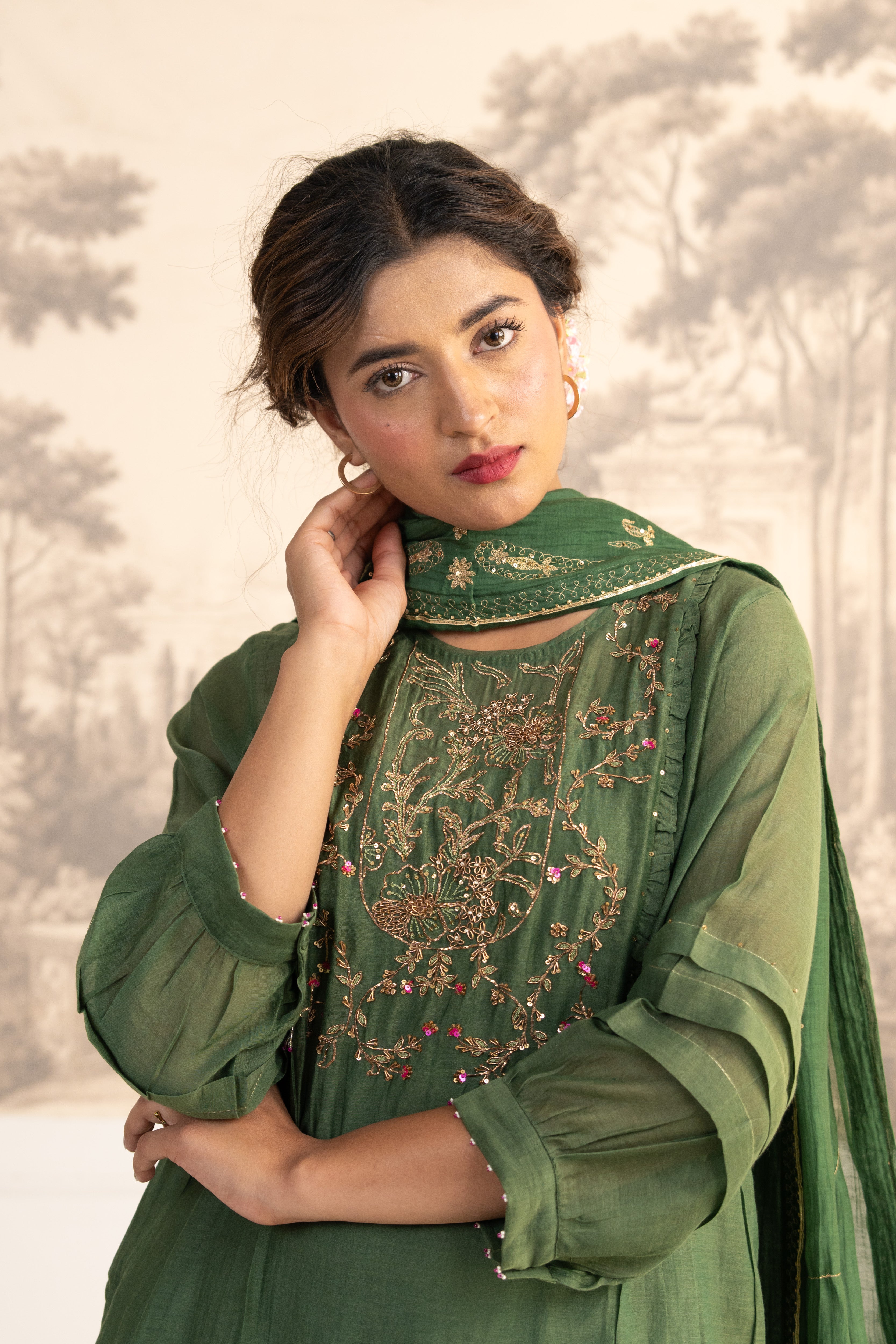 BOTTLE GREEN DABKA YOKE SUIT SET