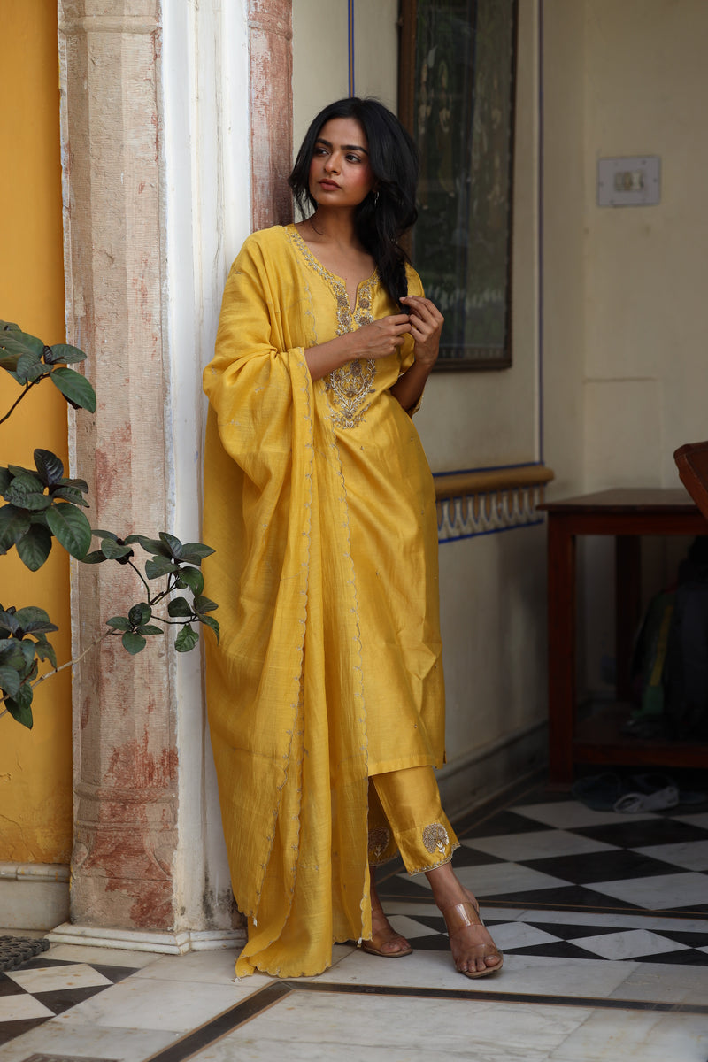 Mustard guldasta heritage Suit set