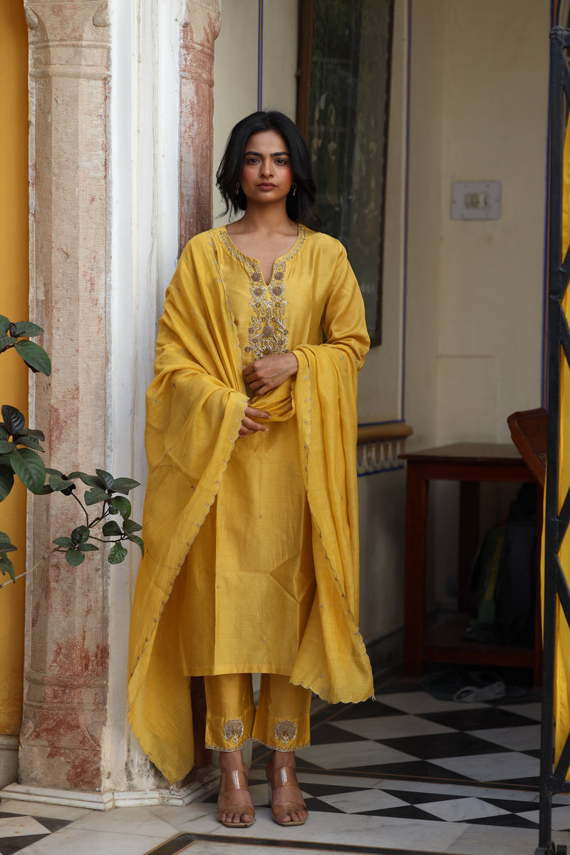 Mustard guldasta heritage Suit set