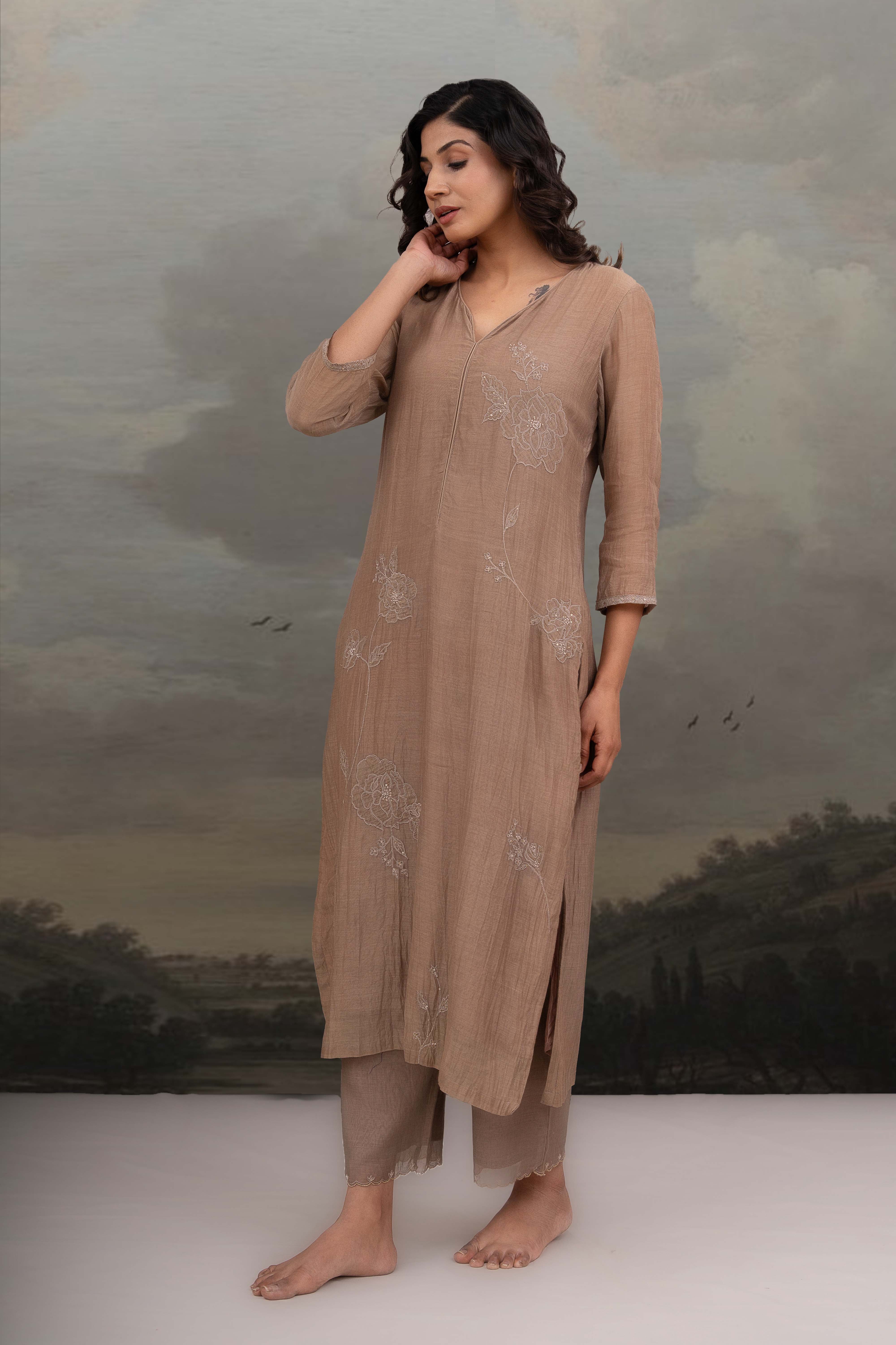 CHIKU ROSE APPLIQUE KURTA SET