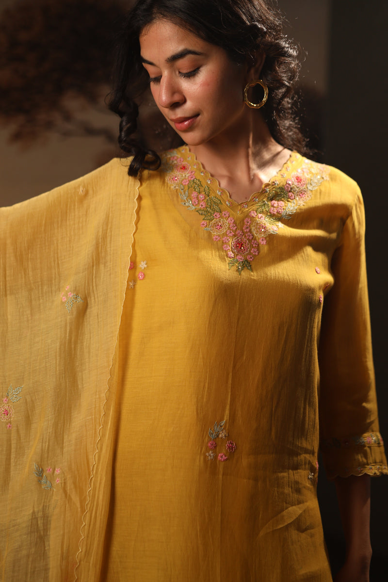 Mustard Miniature dupatta